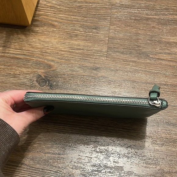 Green coach wristlet - Picture 4 of 5